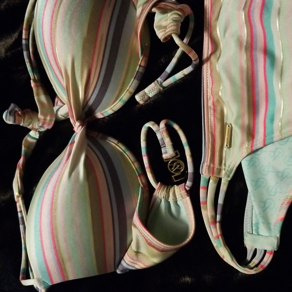 Victoria Secret bikini 34b/M bottoms